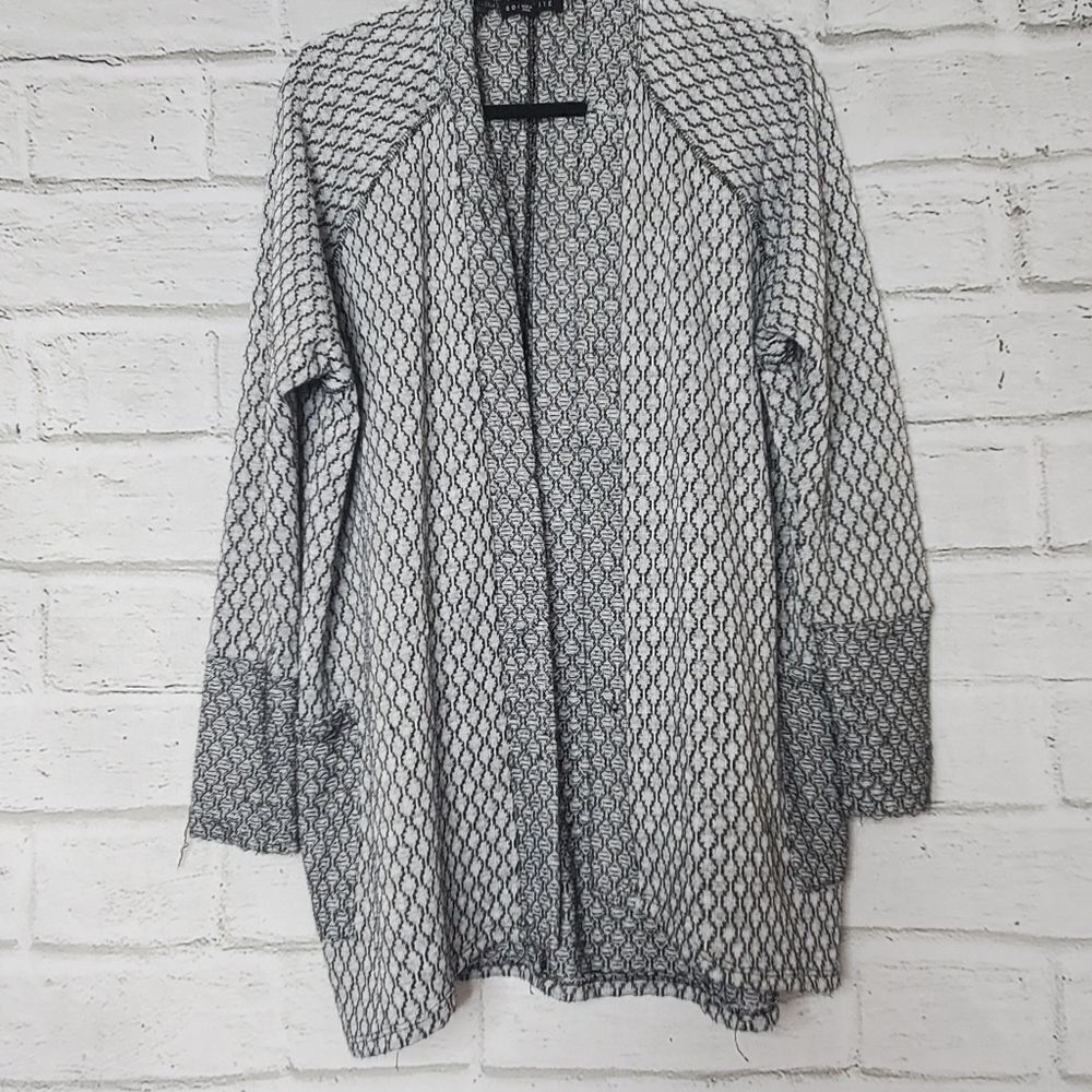 Socialite geometric black white open front Cardigan Size large